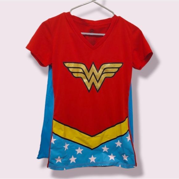 DC Comics - Women's Size Large - Half Off Halloween Wonder Woman Tee - Picture 1 of 3